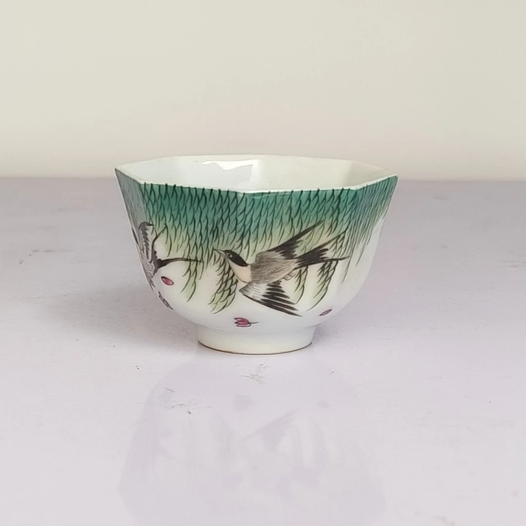 0814清同治粉彩秋燕图八棱杯