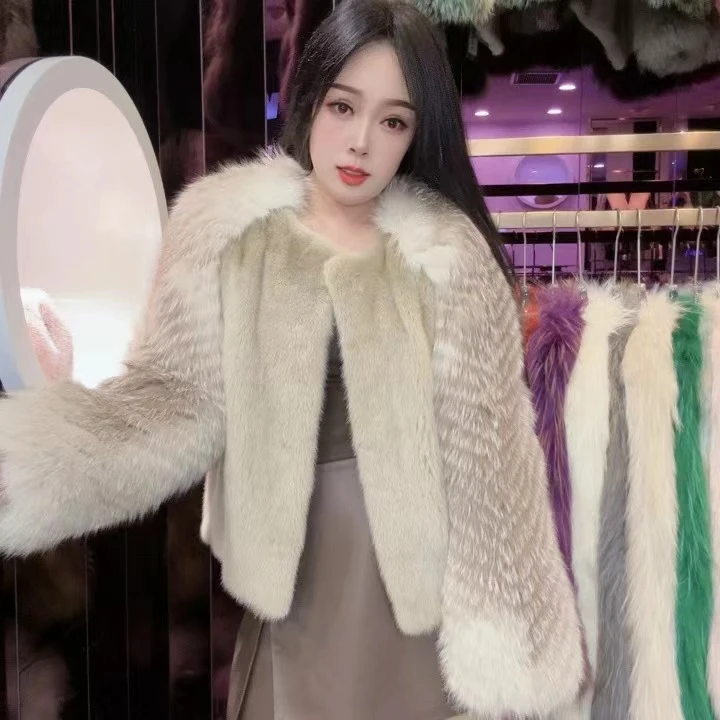(铭嘉诗丹品牌优选）8299款貂皮搭配银狐外套（衣长55）
