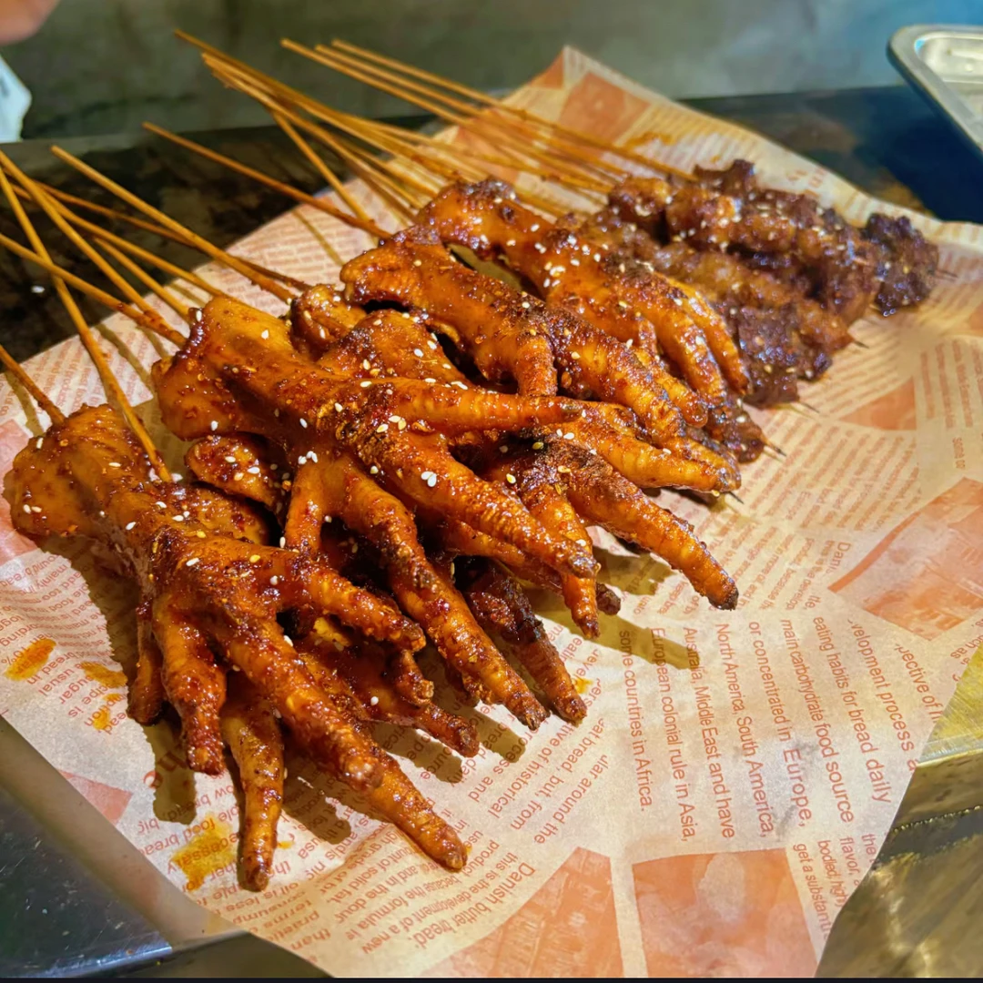老韩招牌炭烤生鸡爪 脆香诱人  口感独特
