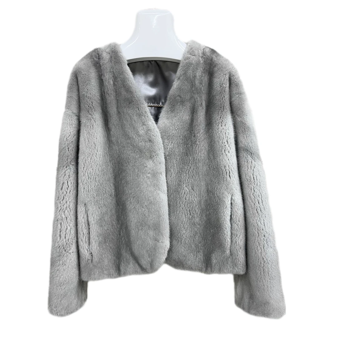 荣之蓝宝石马哈根帕斯特天鹅绒V领秋冬女生时尚女款貂皮短衣