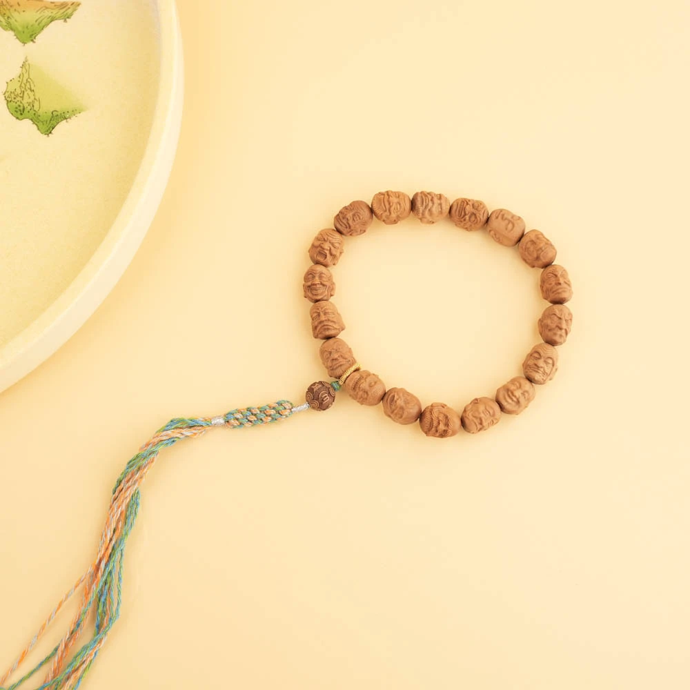 印度迈索尔老山檀香十八罗汉手持精工雕刻臻品