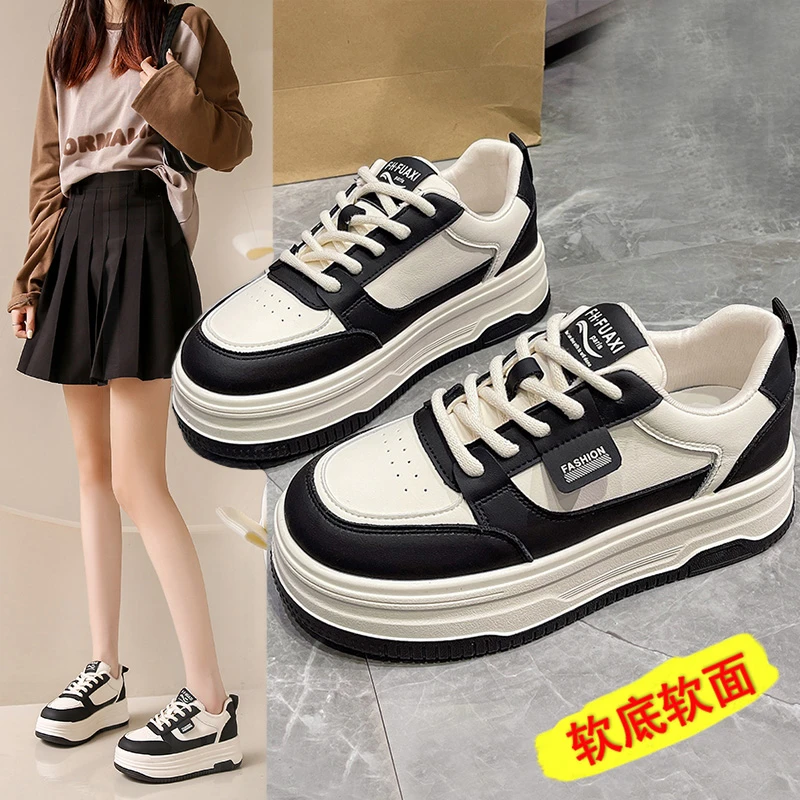女鞋今年2025新款秋季厚底增高小白鞋皮面百搭松糕鞋显脚小熊猫鞋
