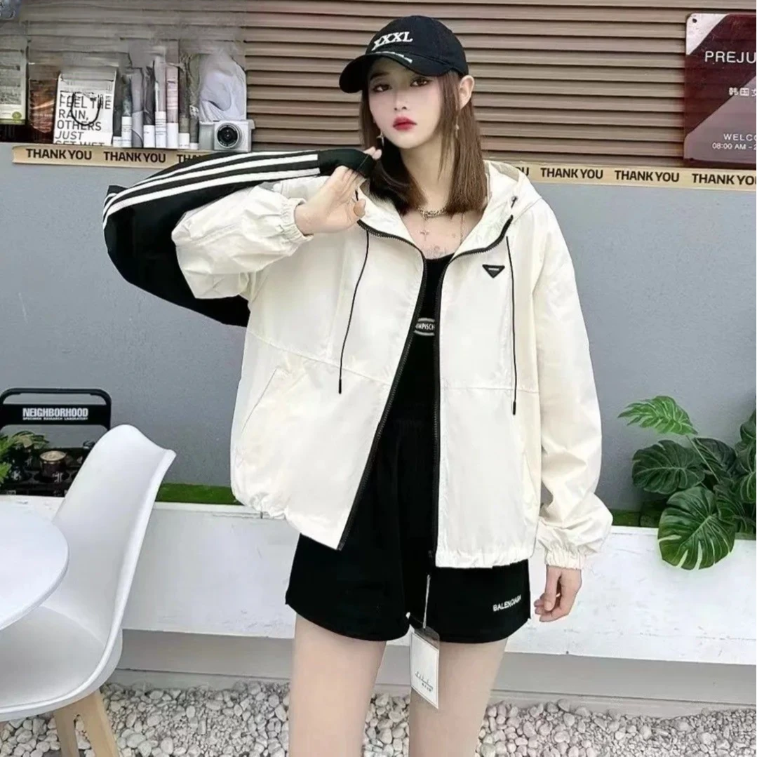 2024外套女韩版百搭时尚连帽冲锋衣春秋季学生小众网红夹克上衣