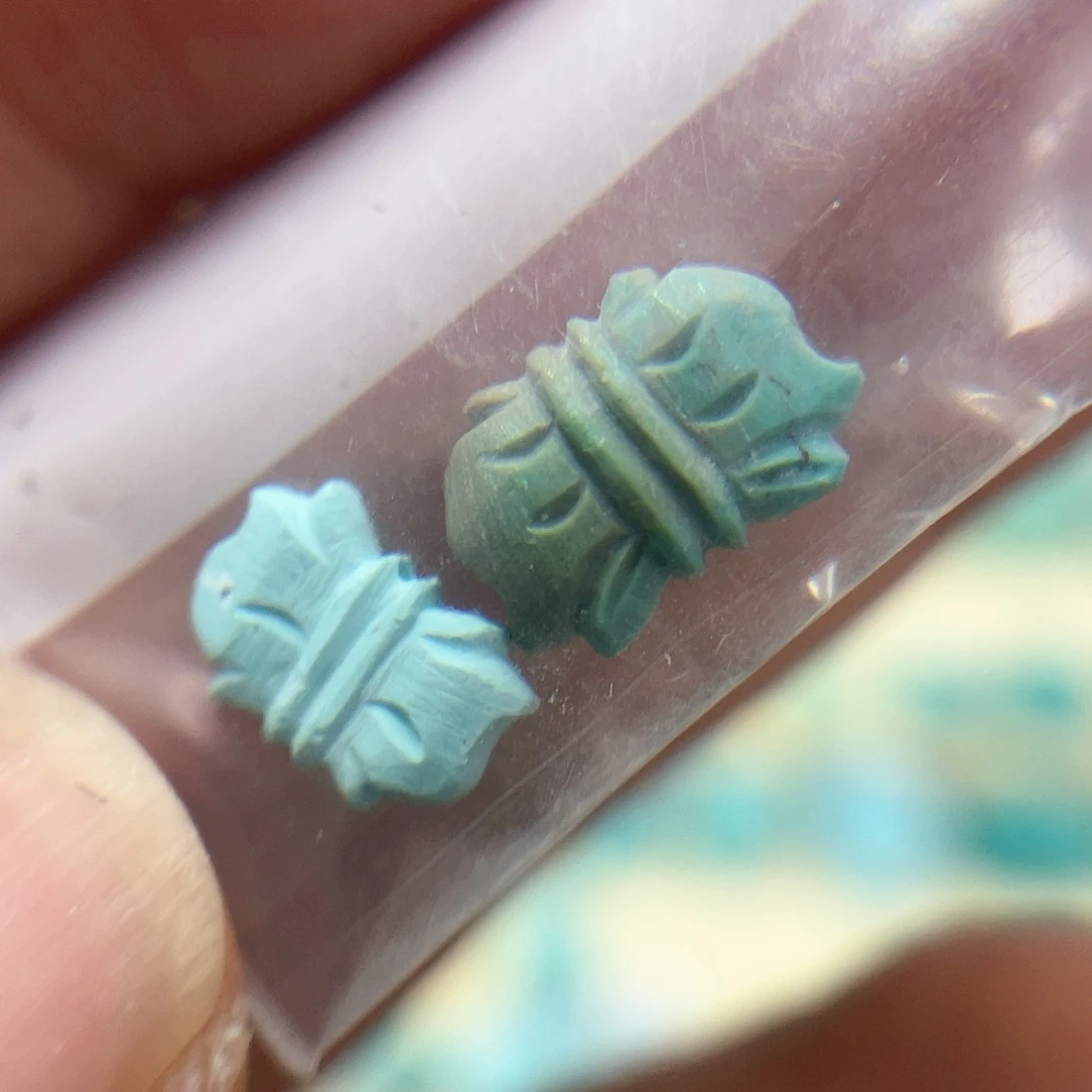 绿松石配饰未镶嵌