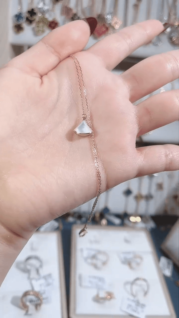 【闪购商品】贝壳（贝母）手链18K金镶嵌贝母k玫小裙子