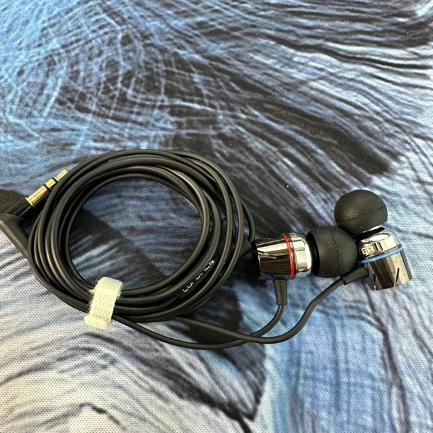 95新 MONSTER/魔声 黑涡轮入耳式重低音HIFI插线耳机裸机