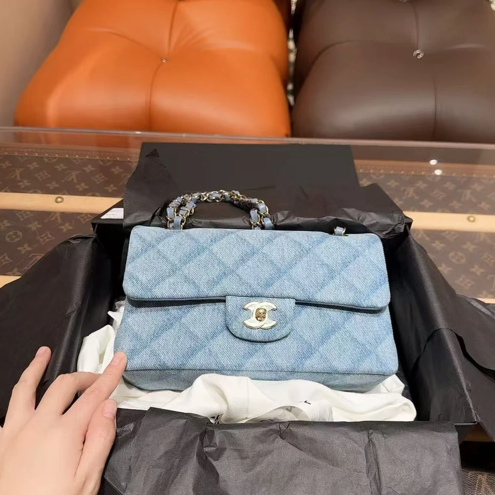 99新 Chanel/香奈儿 0625/22b淡蓝色/金扣/丹宁牛仔/小号