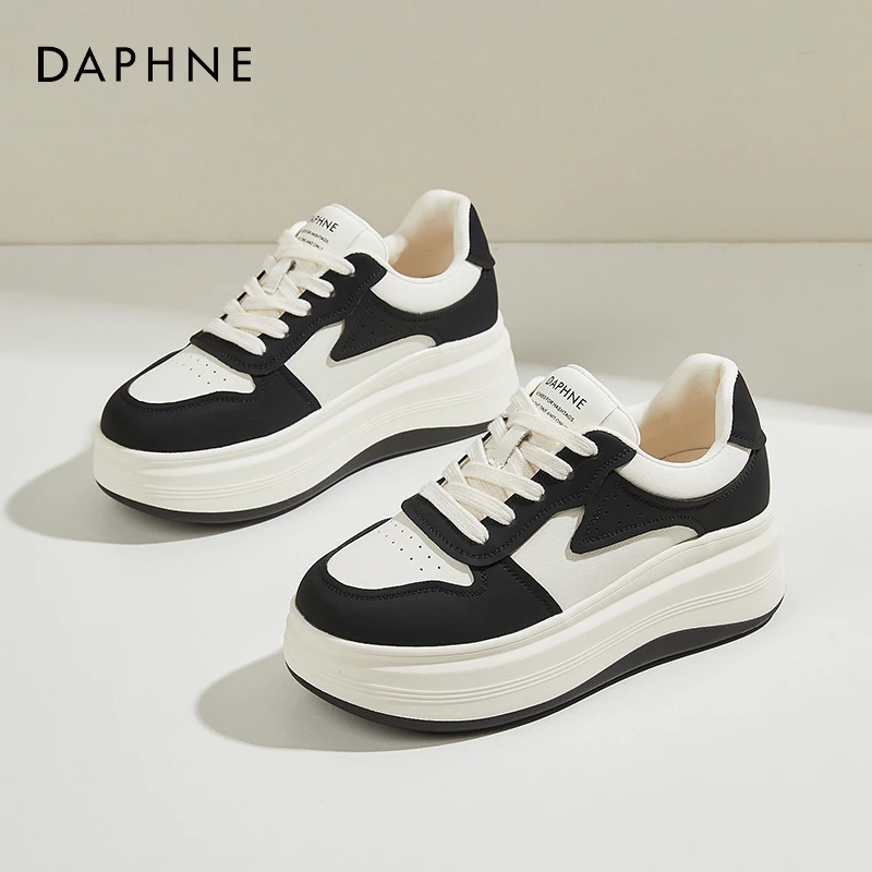 达芙妮厚底增高板鞋女2025新款春季轻便黑白熊猫鞋通勤运动休闲鞋