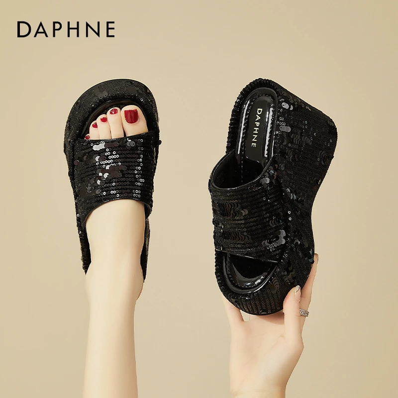 达芙妮防滑增高松糕厚底方头露趾拖鞋2025夏季新款亮片平底凉拖女