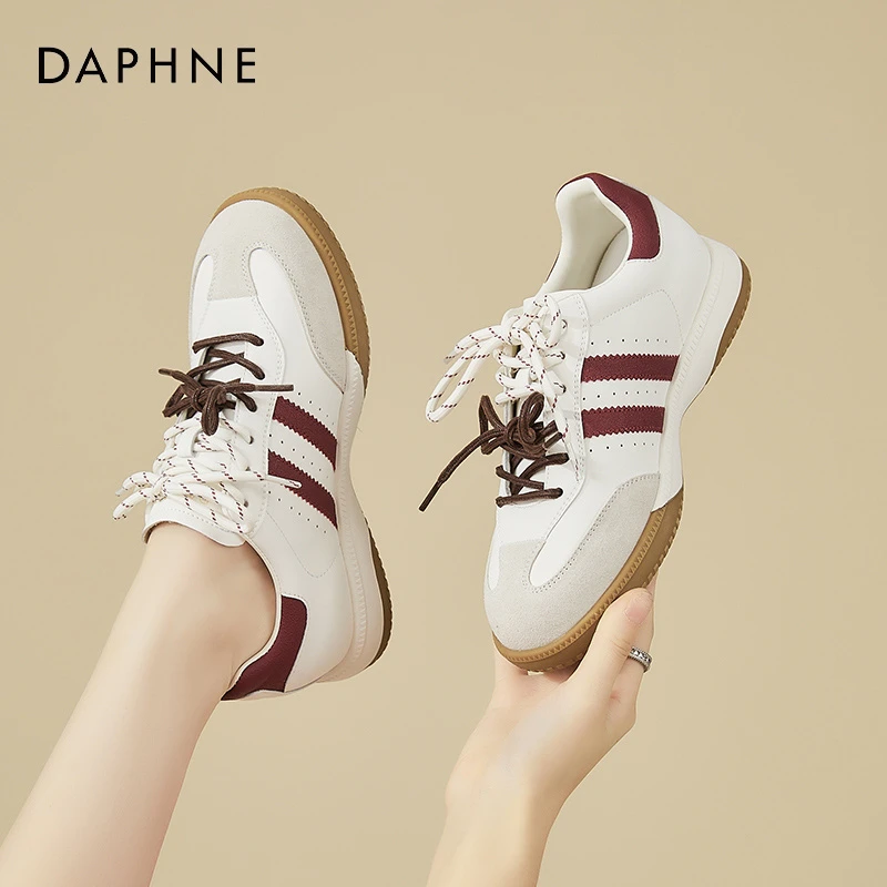 达芙妮德训鞋复古轻便休闲板鞋女2025春季新款百搭运动学生平底鞋