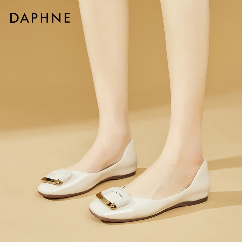 达芙妮女鞋春季新款时尚平底单鞋百搭软底妈妈鞋方头浅口休闲皮鞋