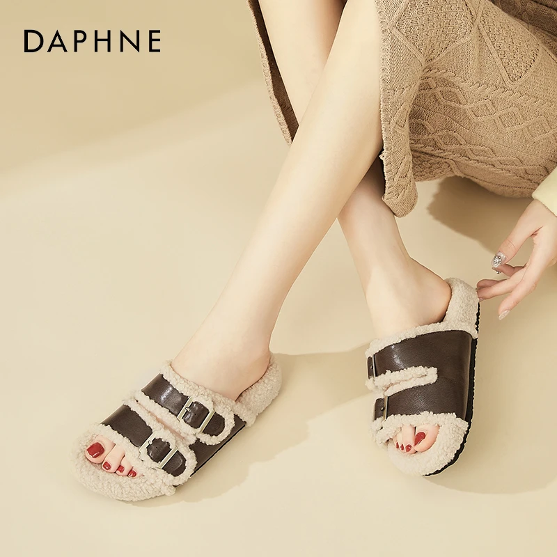达芙妮外穿露趾一字棉拖春季新款软底勃肯棉鞋保暖皮带扣毛毛拖鞋