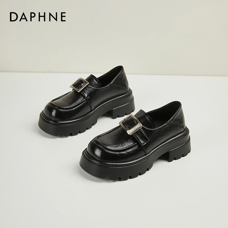 达芙妮女鞋春季新款厚底乐福鞋黑色英伦风小皮鞋增高显瘦通勤单鞋