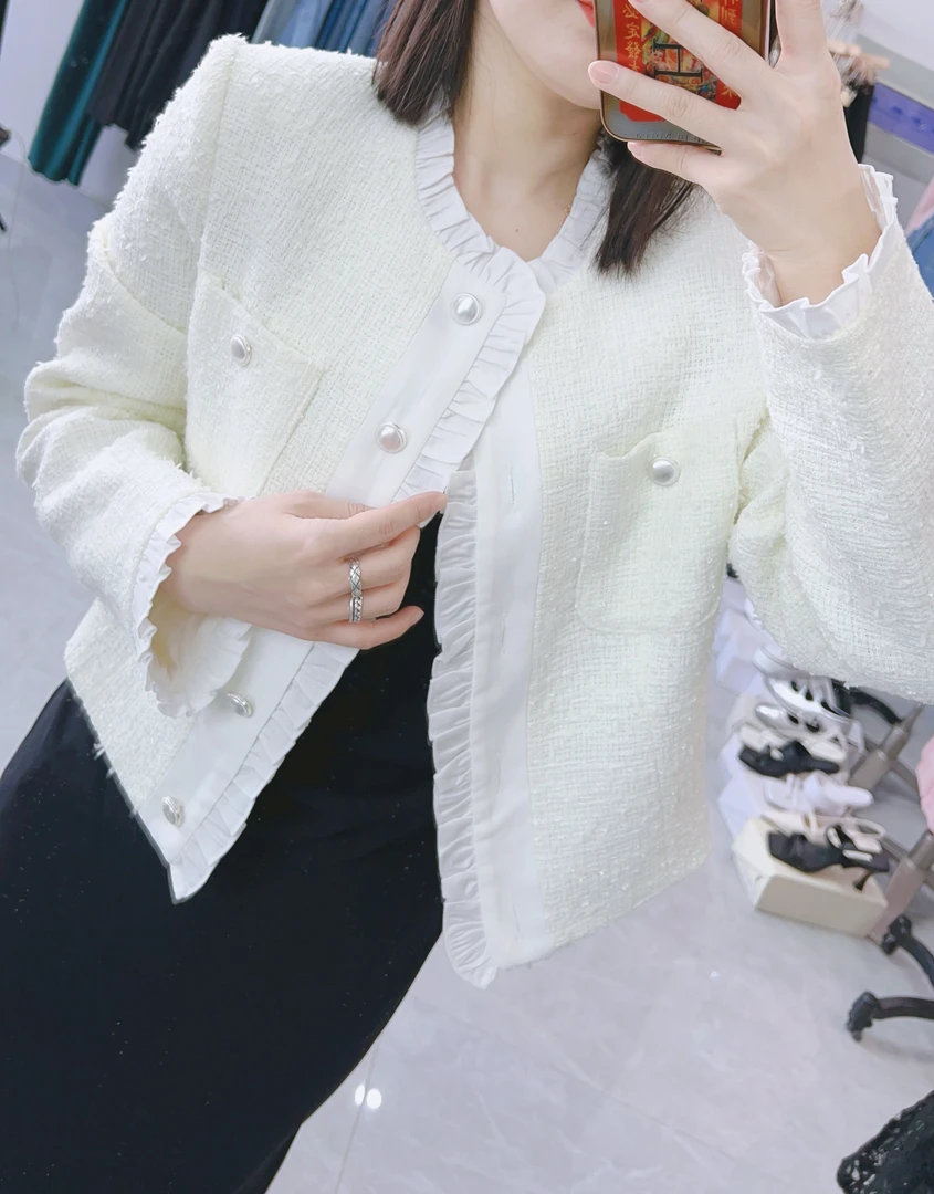 东大门高端蕾丝领小香外套