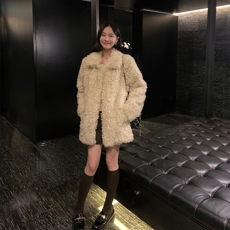 顽童托卡2025冬季新款皮草外套环保羊羔毛皮毛一体中长款宽松大衣