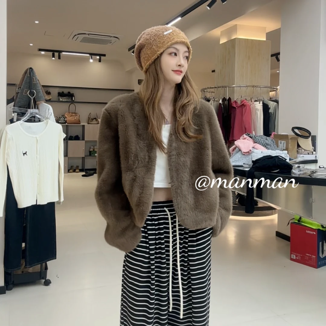 EQED  网红女新款小个子环保V领高端显瘦秋冬毛毛外套