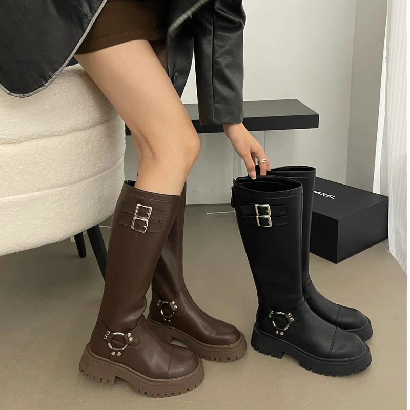 【ALILOVERS】韩版金属扣绒面厚底套筒骑士靴6658-11