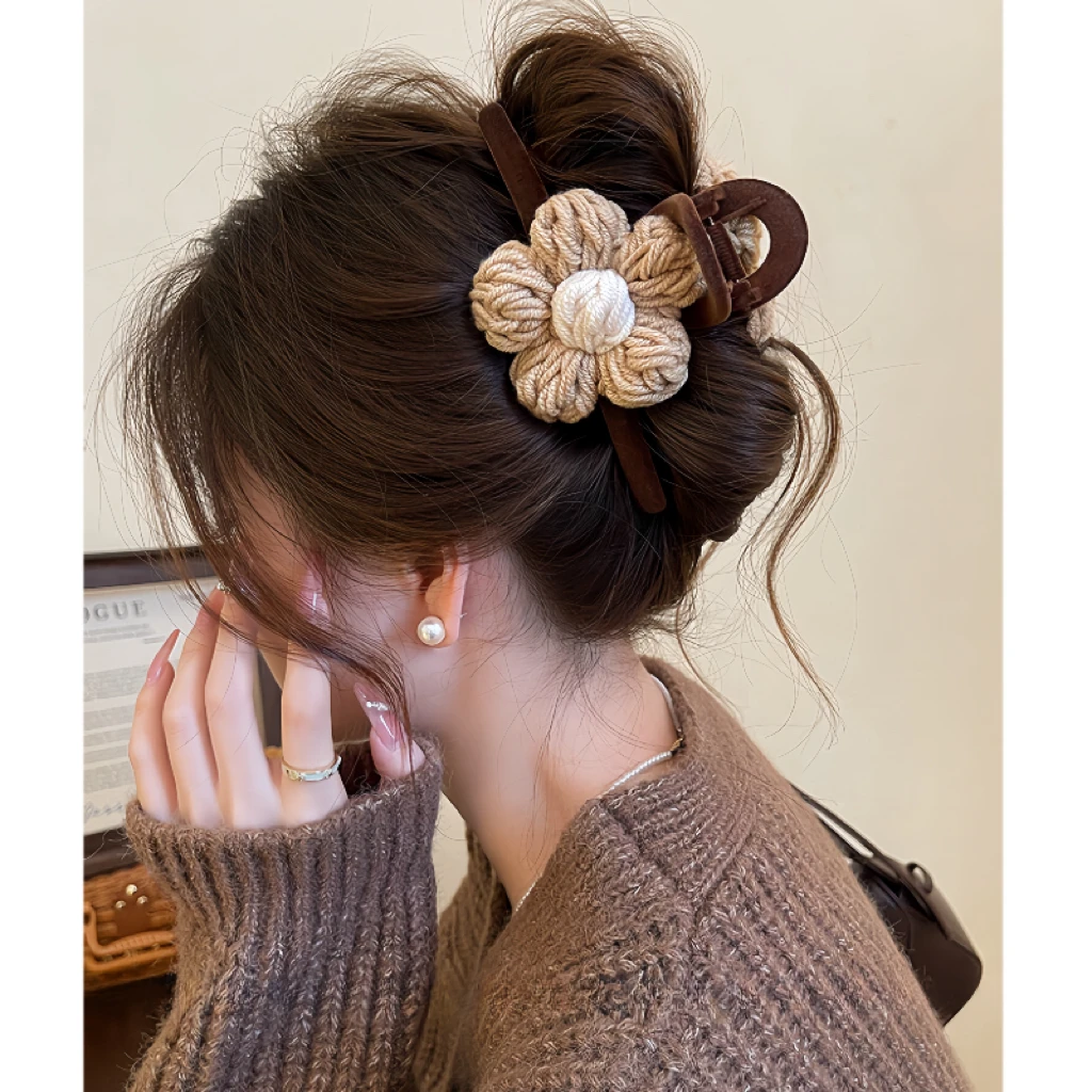 秋冬针织花朵抓夹女新款高级感网红鲨鱼夹丸子夹后脑勺盘发夹发饰