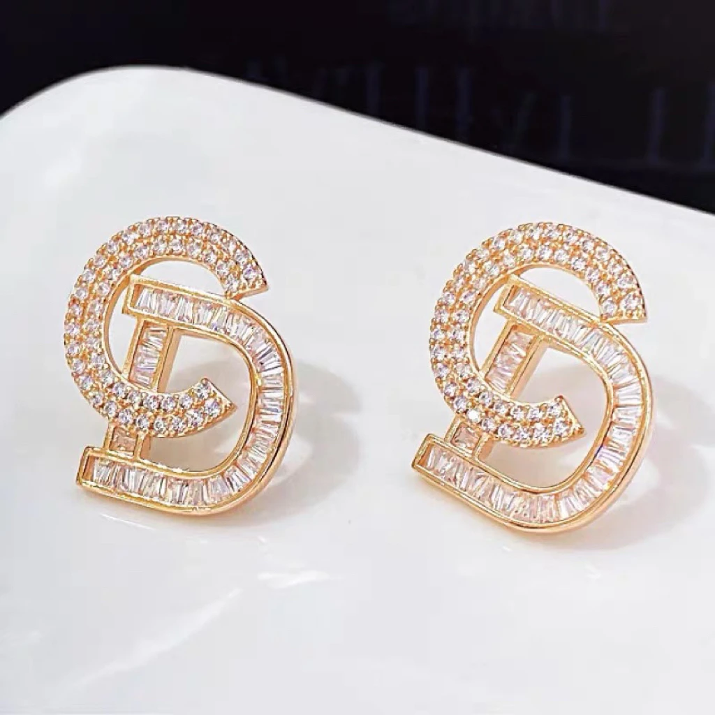 铜合金耳饰 A208 法式简约个性时尚耳环高级感小众耳钉新款女