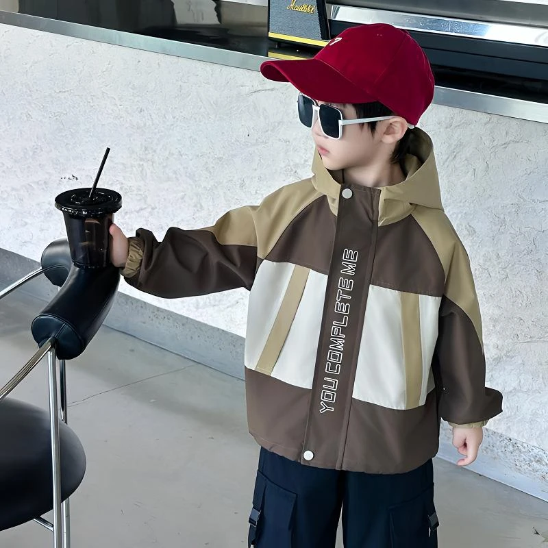 男童冲锋衣秋季2025新款儿童秋装外套连帽宝宝童装男孩春秋款风衣