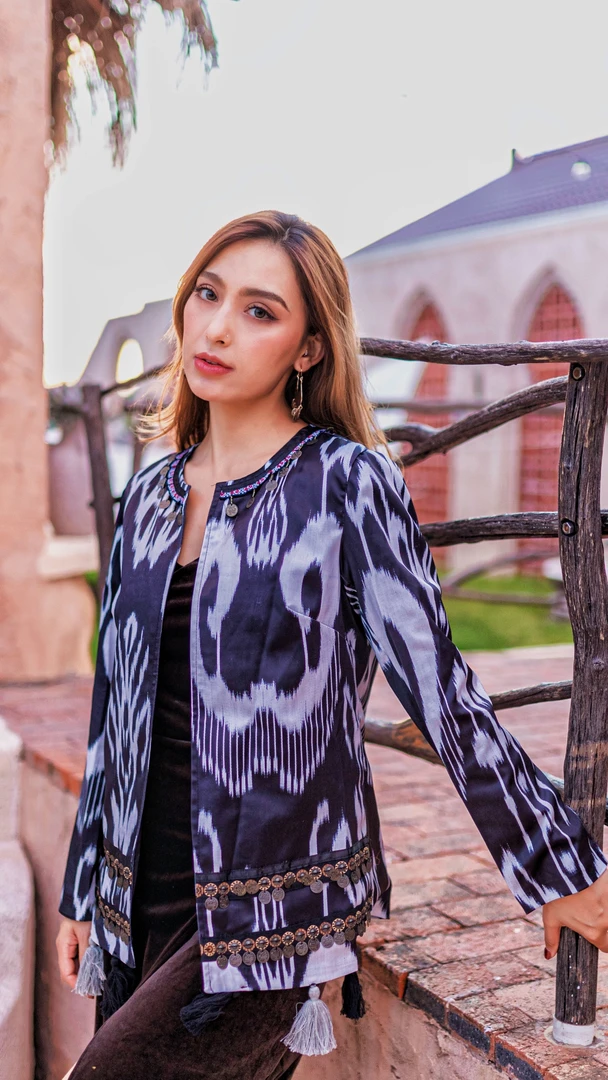 Concept限量款图腾外套