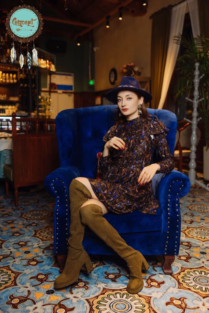 Concept限量款绒面碎花连衣裙