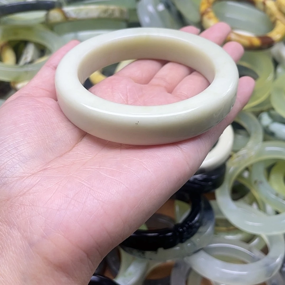 【闪购商品】蛇纹石玉手镯合金张*