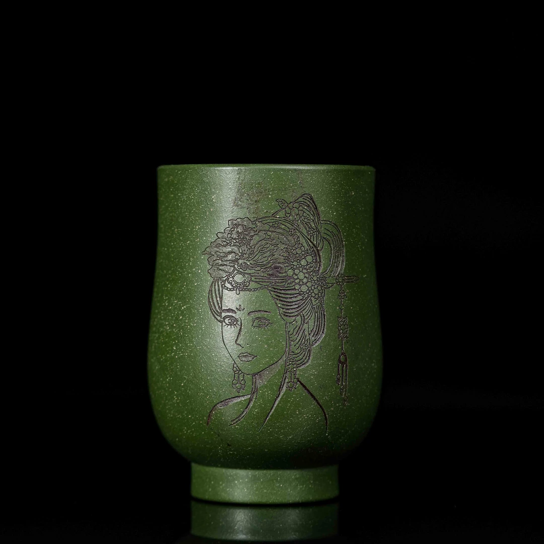 A93国色天香手工刻花瓶杯