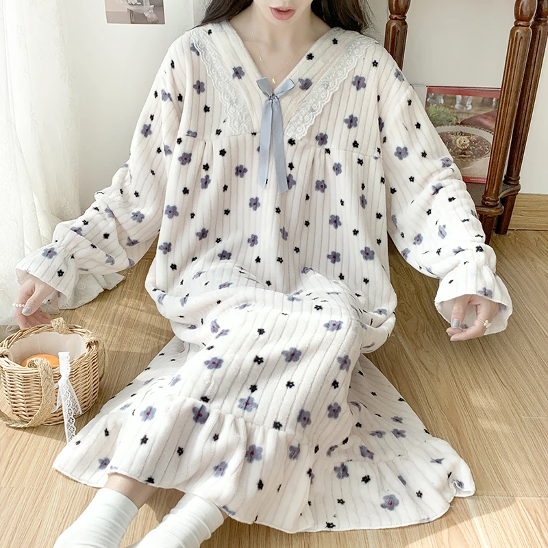 大码高颜值可外穿秋冬季睡裙珊瑚绒网红爆款2023新款法兰绒睡衣女