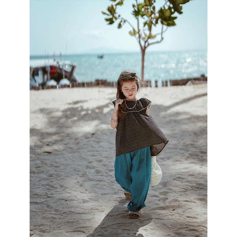 史豌豆女童2024夏季新款黑碎花荷叶领无袖衬衫 Y3523