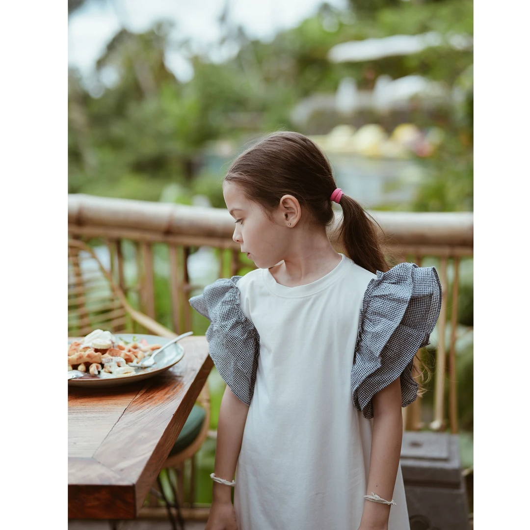 史豌豆女童2024夏季新款拼接格子飞袖连衣裙 Y3016