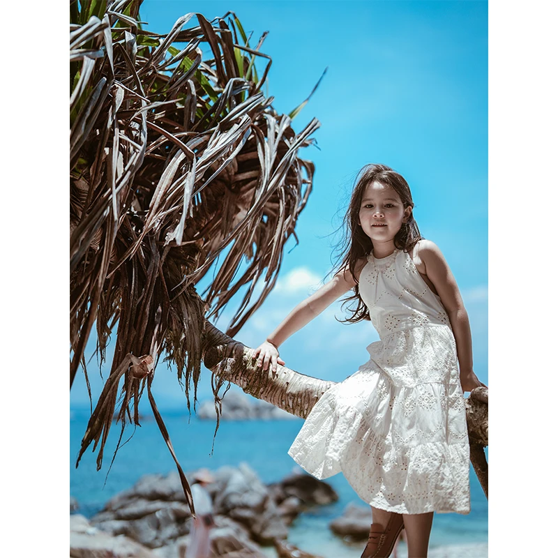 史豌豆女童 奶油刺绣镂空挂脖连衣裙 Y3336