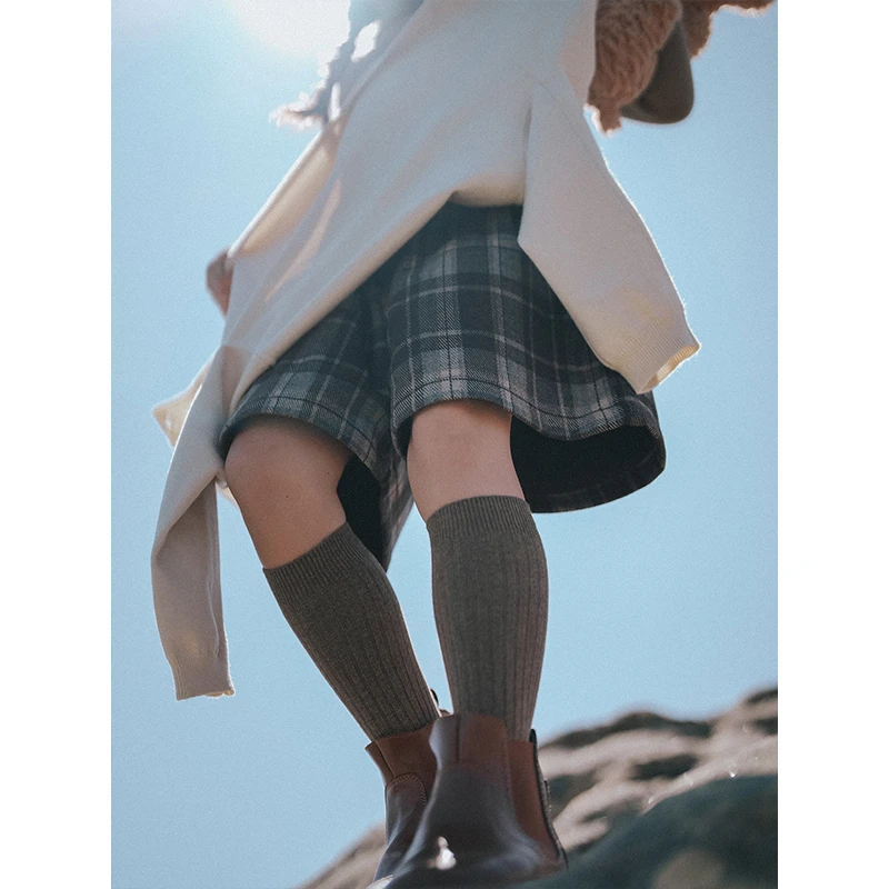 PISELLI史豌豆女童棕色格子毛呢五分裤 K1766