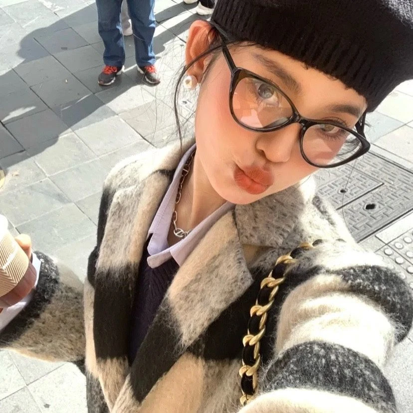 【新疆西藏专区】美式辣妹黑框猫眼小脸无镜片装饰拍照眼镜近视女潮