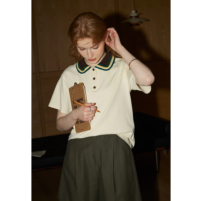 库恩玛维米黄色翻领短袖T恤女2025年夏季新款拼接撞色设计感上衣