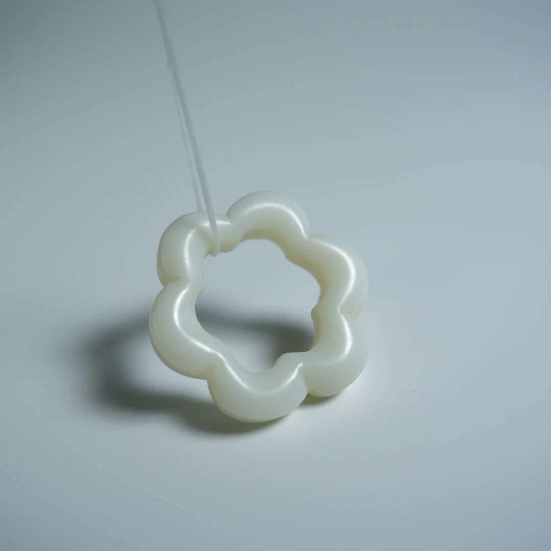 H2412012942/清晚期/ 海棠玉巾环 明清玉器收藏 文物古董