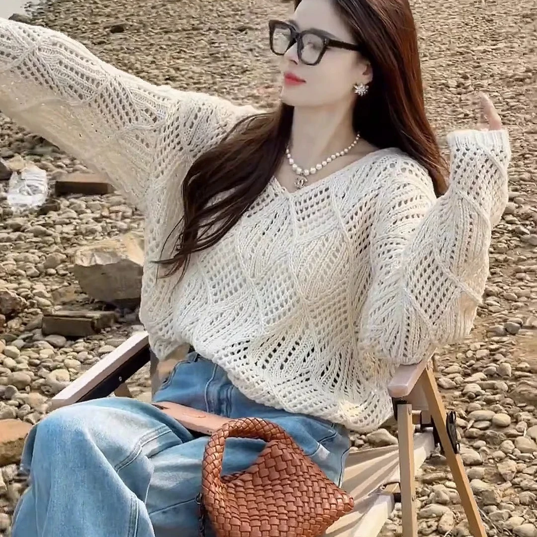 2025春夏宽松慵懒镂空百搭针织罩衫女薄款韩系减龄设计感v领上衣