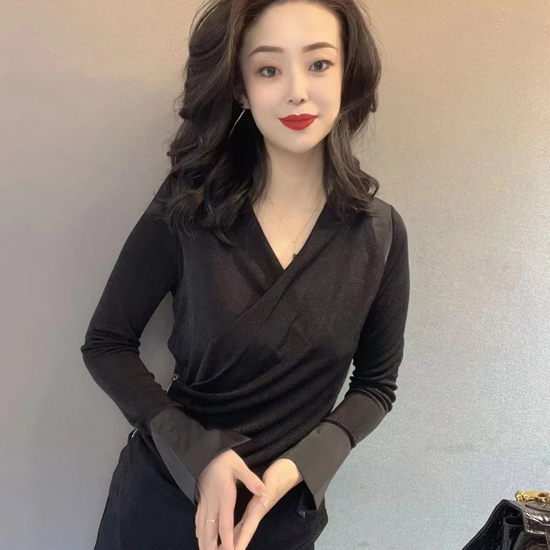 欧漫家醋酸弹力丝喇叭袖打底衫