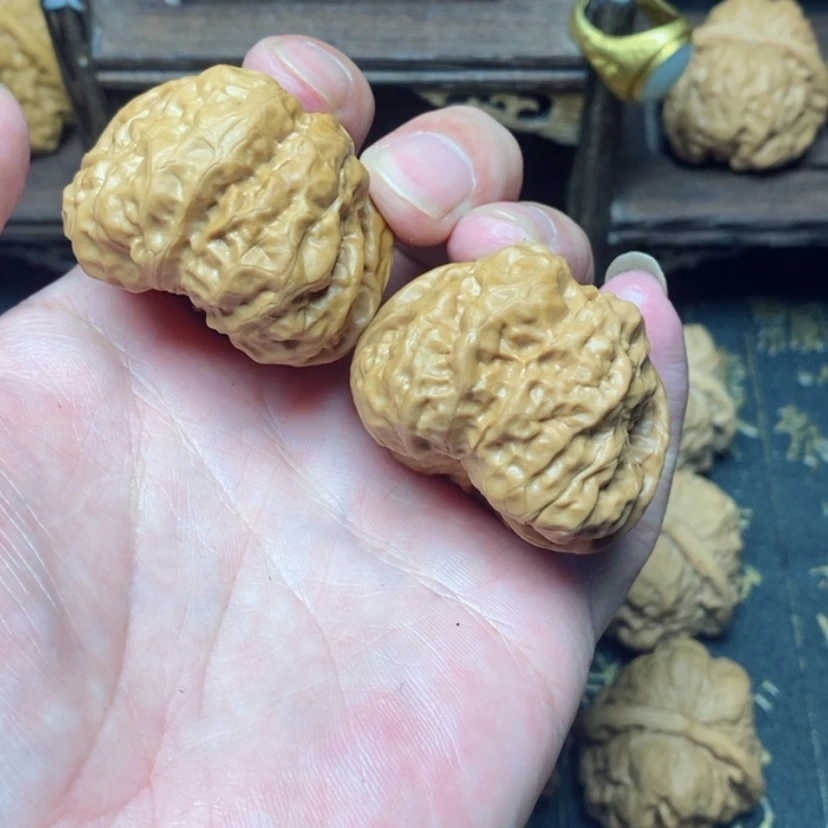 【闪购商品】桃核吊坠一*红