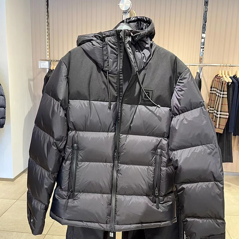 全新未使用 BURBERRY/博柏利 黑色拼接羽绒服 男款