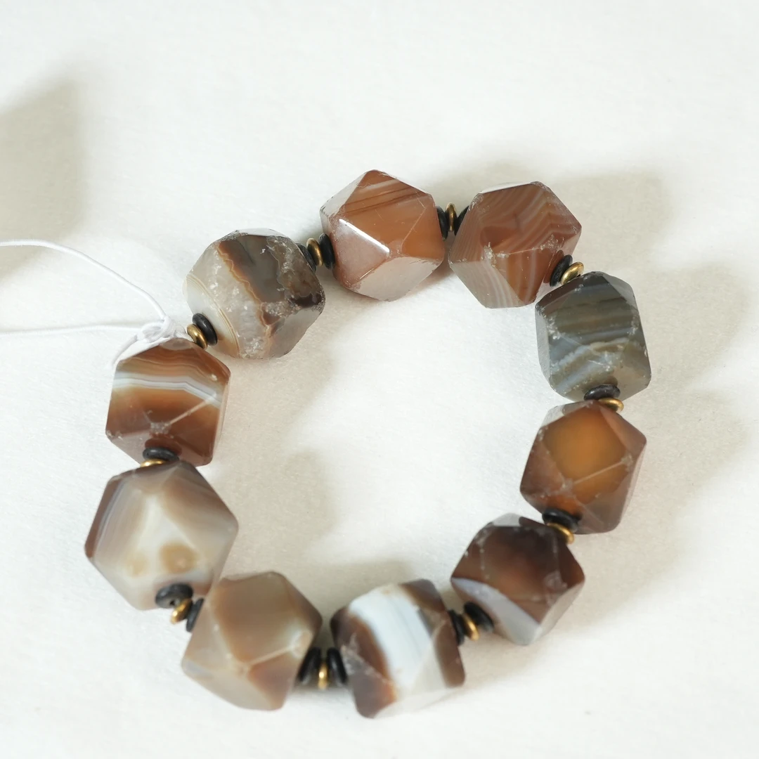 十九世纪缠丝玛瑙多棱珠手串【古珠精选】AAJD241019140