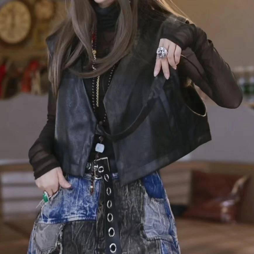 柔软百搭休闲短款皮马甲