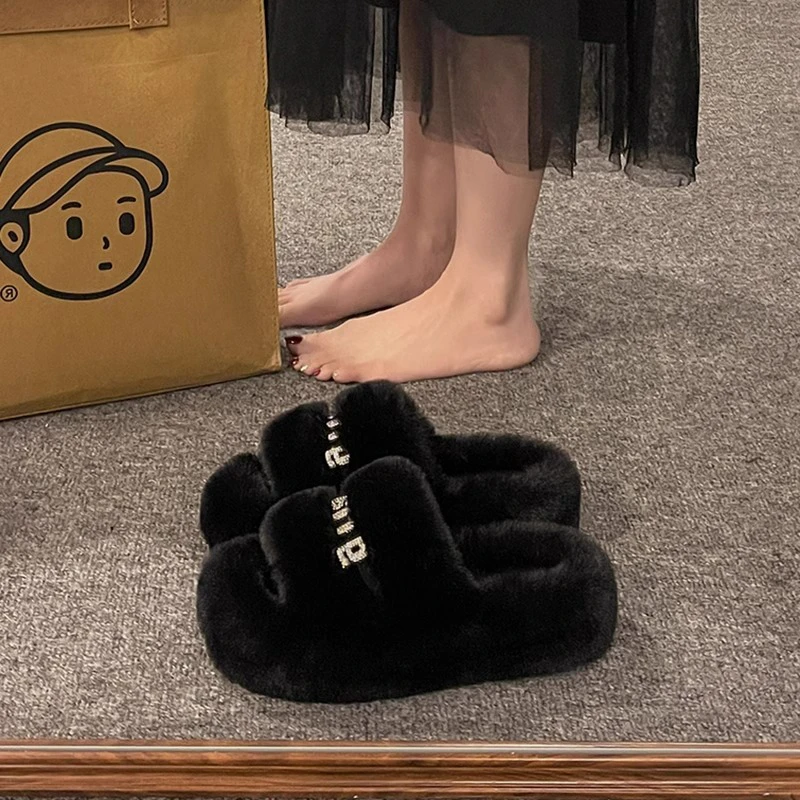 小众水钻字母毛毛拖鞋女外穿2024春秋冬新款韩版百搭厚底一字棉拖