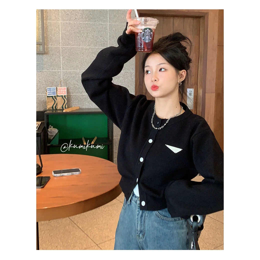 小众黑色内搭针织衫毛衣女秋季设计感慵懒风长袖上衣短款开衫外套