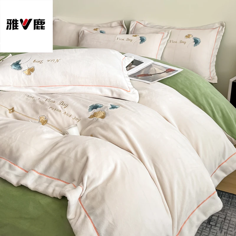 V/雅鹿刺绣牛奶绒床上四件套新款高克重加厚法兰绒珊瑚绒三件套4