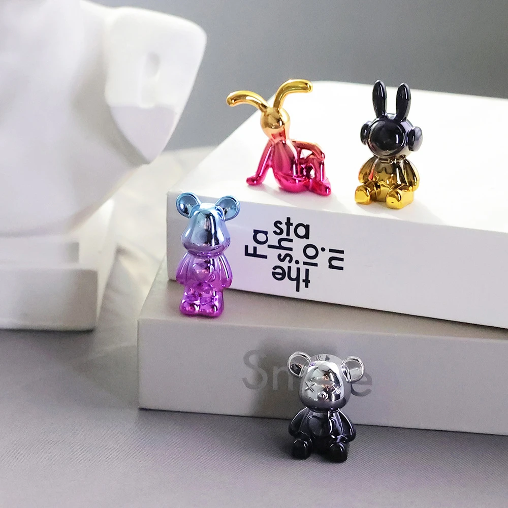 高档车载小熊摆件可爱兔子公仔创意桌面装饰品