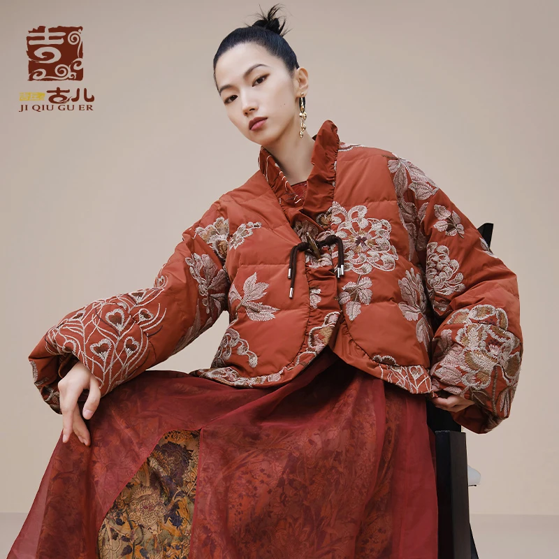 吉丘古儿粉调古韵中式保暖羽绒服G234Y005重工刺绣花卉缎面国风女