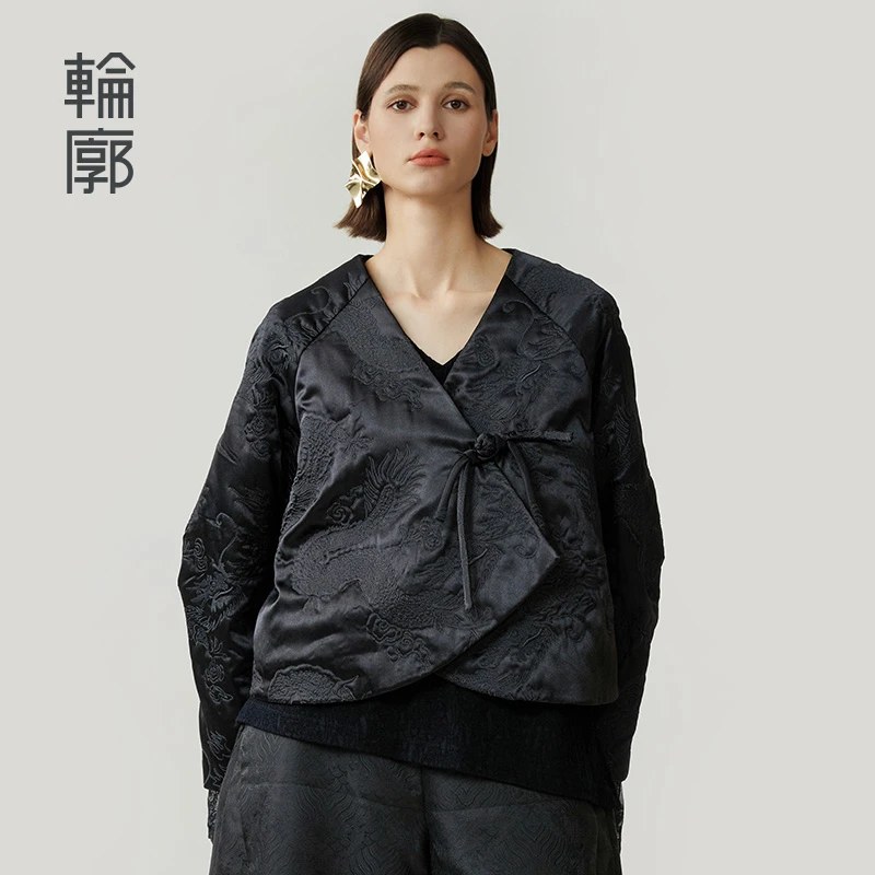 轮廓九州L244Y014原创设计新中式绣花棉服V领斜襟复古时尚气质
