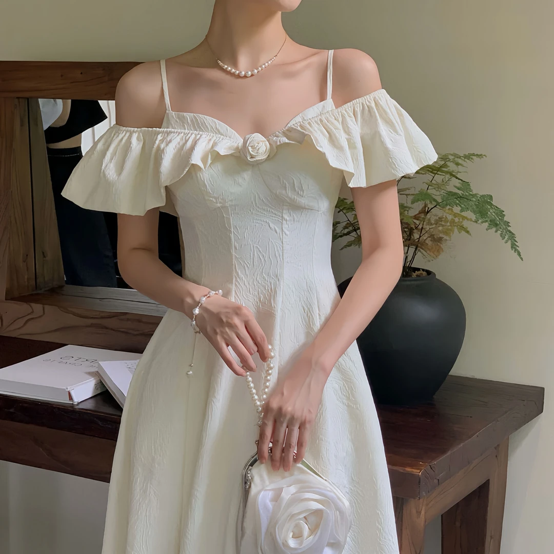 法式别致设计感一字领露肩连衣裙提花温柔风收腰一字肩显瘦长裙夏