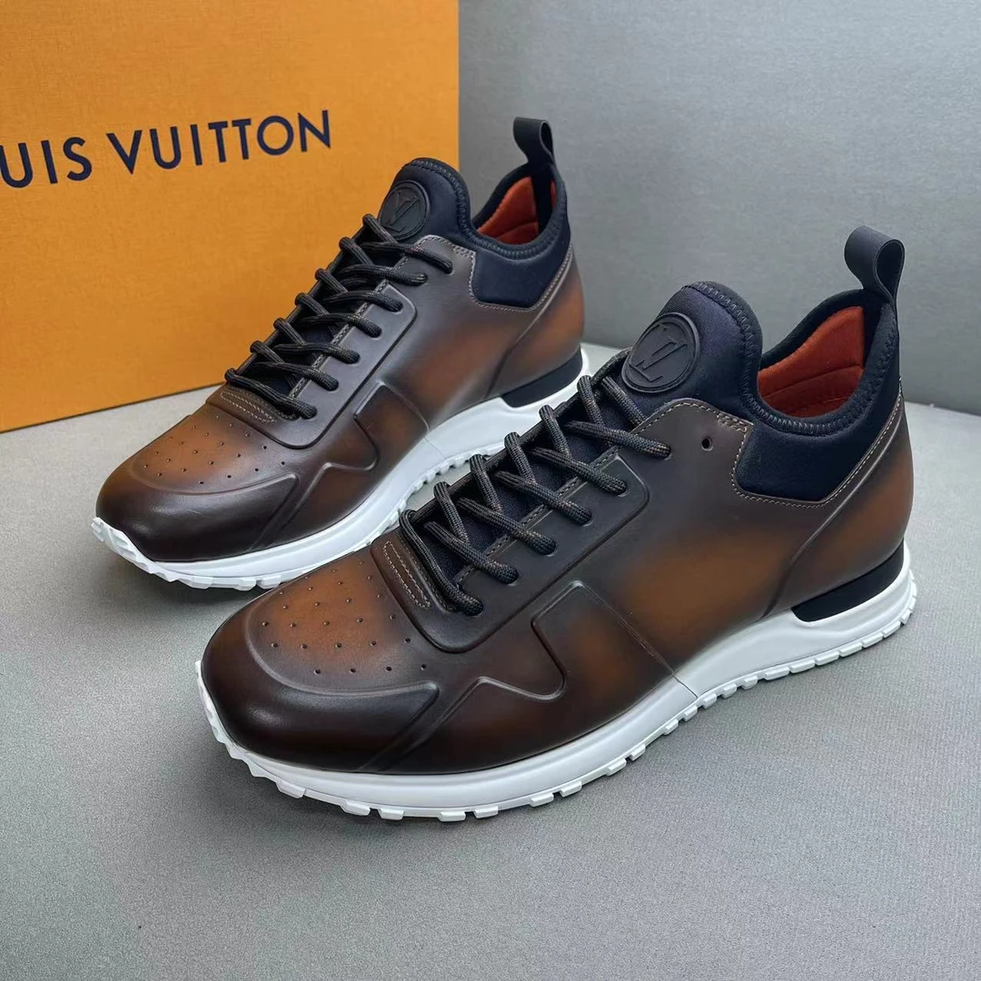 未使用 LouisVuitton/路易威登 蜡棕色亮漆皮面时尚运动鞋 39码